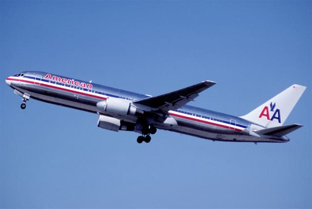 N352AA - Boeing