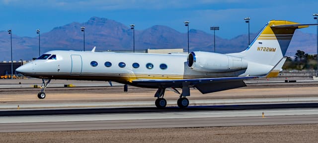 N722MM - Business jet