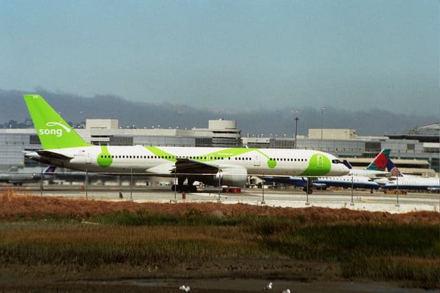 N699DL - Boeing