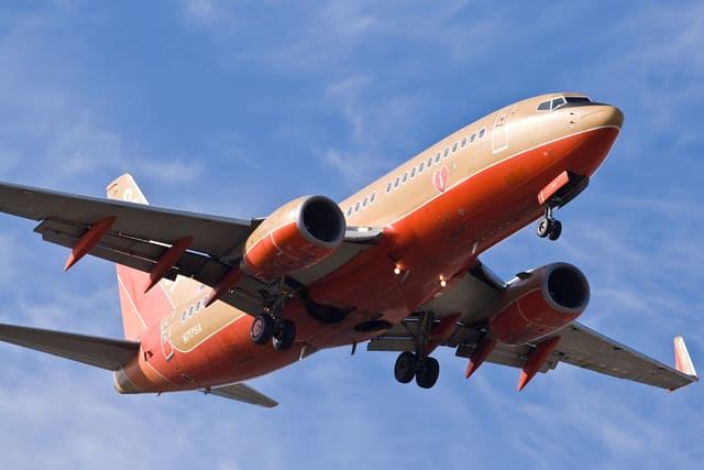 N717SA - Twin-engine aircraft