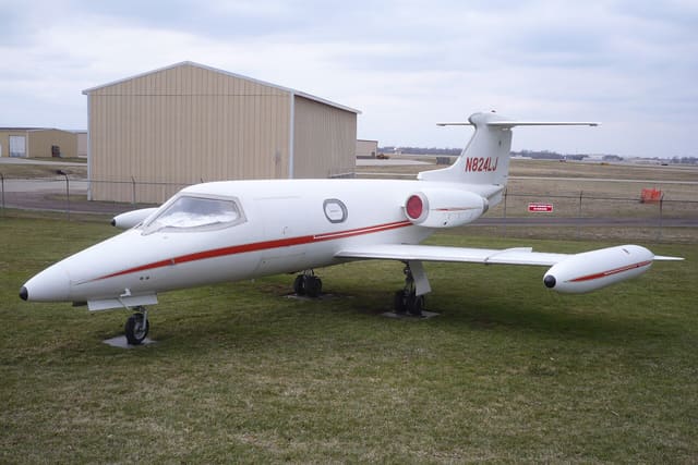 N824LJ - Business jet