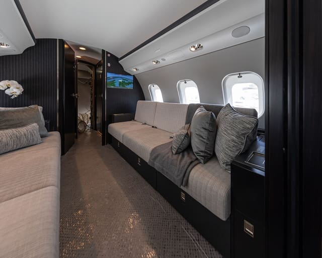 N835GL - Business jet