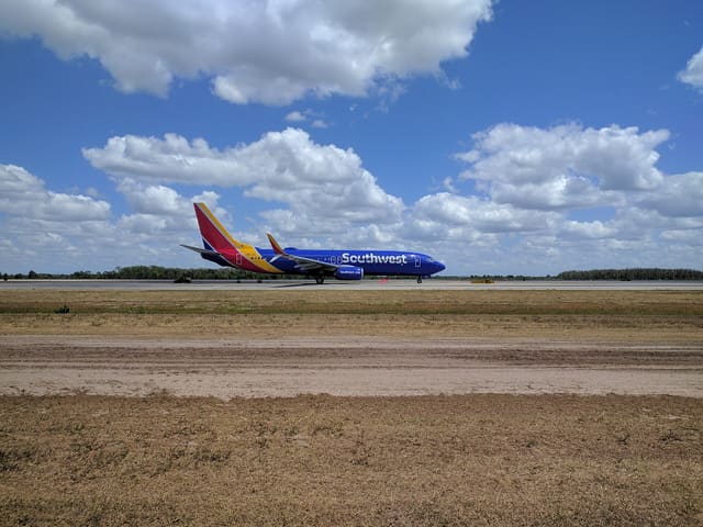 N8504G - Twin-engine aircraft