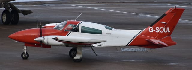 G-SOUL - Twin-engine aircraft