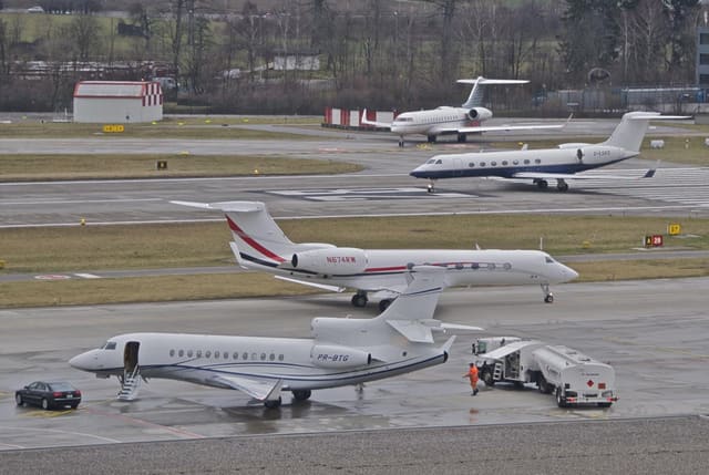 N674RW - Business jet