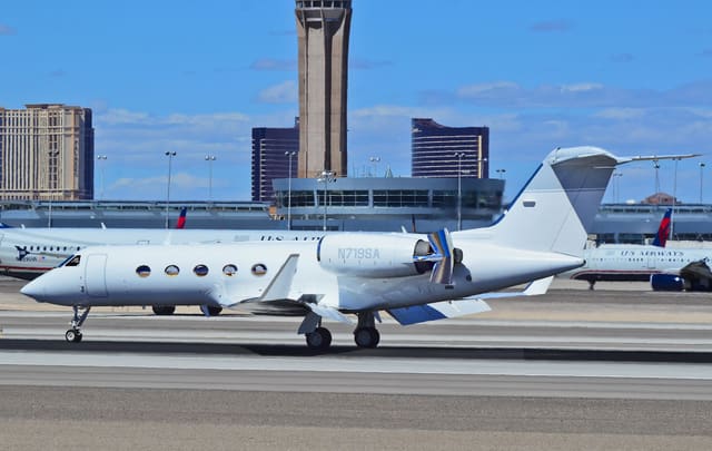 N719SA - Business jet