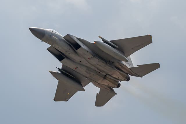  - Twin-engine aircraft