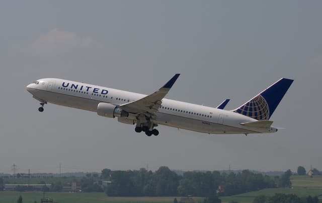 N670UA - Boeing