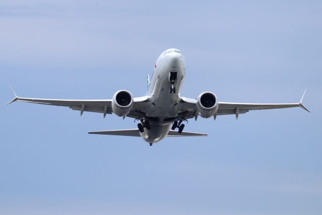 N350RV - Twin-engine aircraft
