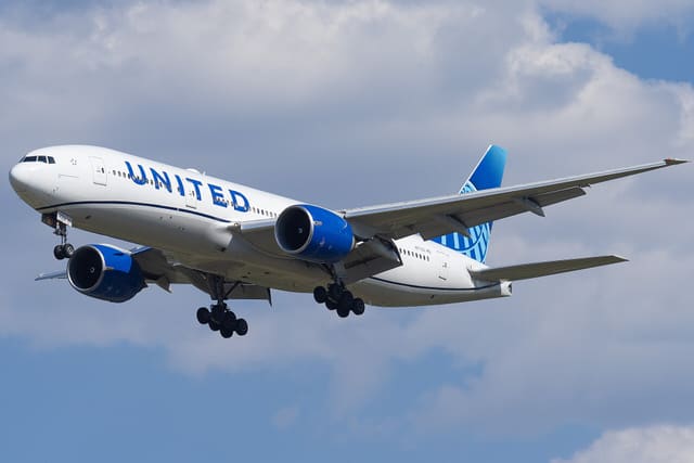 N77012 - Boeing