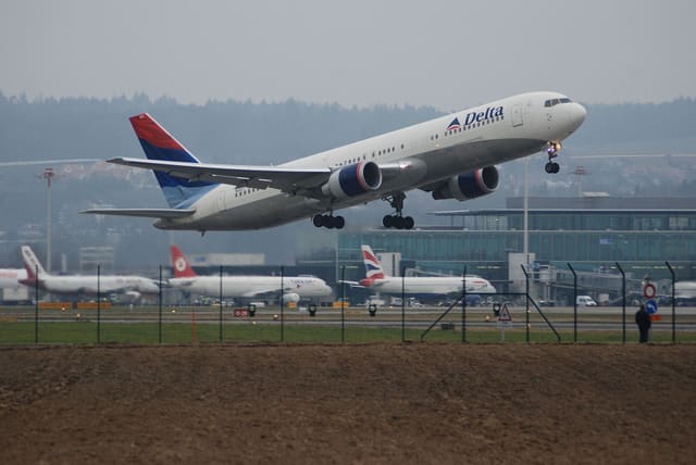 N1612T - Twin-engine aircraft