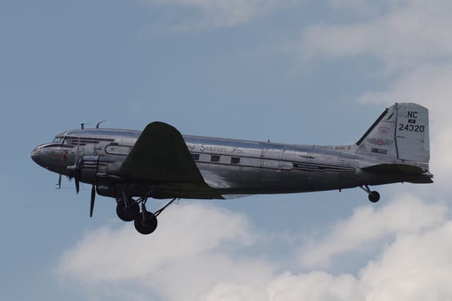  - Twin-engine aircraft