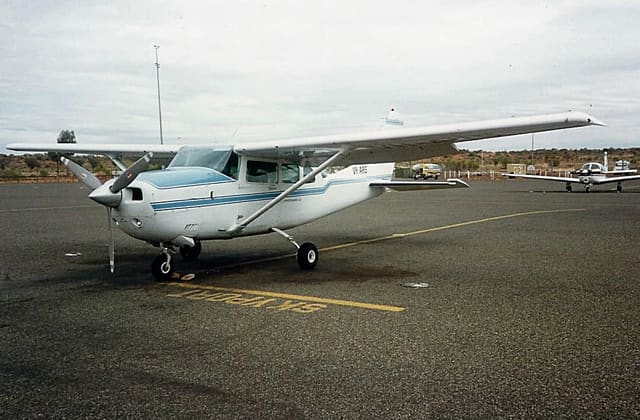 VH-ARS - Cessna