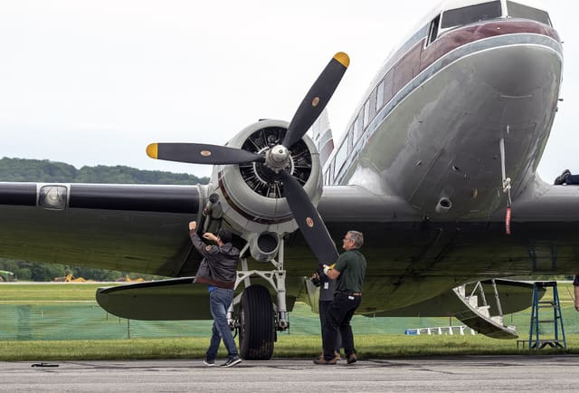 N103NA - Douglas