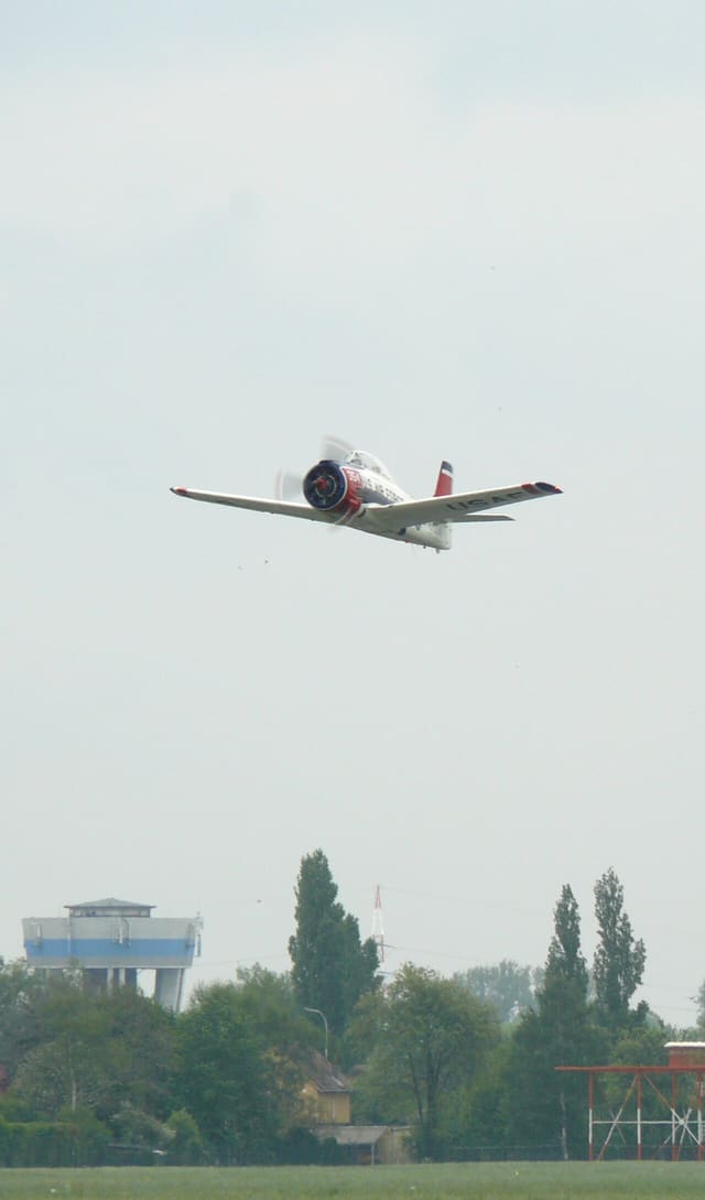 N1328B - Warbird