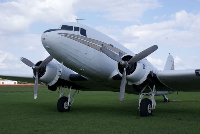 N839M - Twin-engine aircraft
