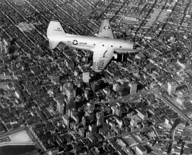  - Twin-engine aircraft