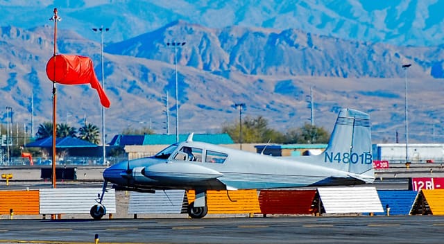 N4801B - Twin-engine aircraft