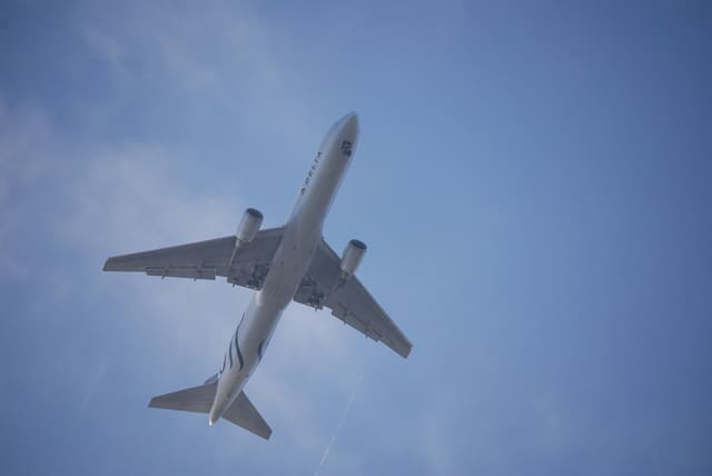 N175DZ - Twin-engine aircraft