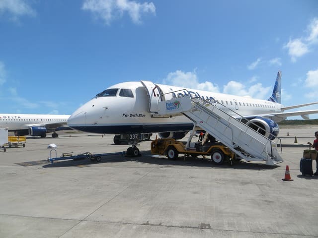 N337JB - Embraer