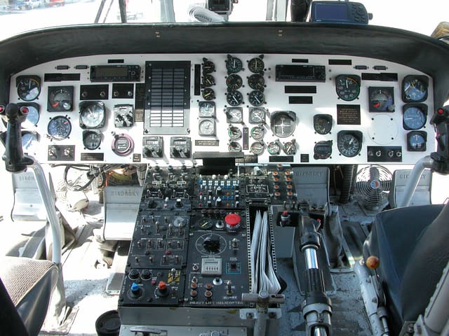 N44094 - Helicopter