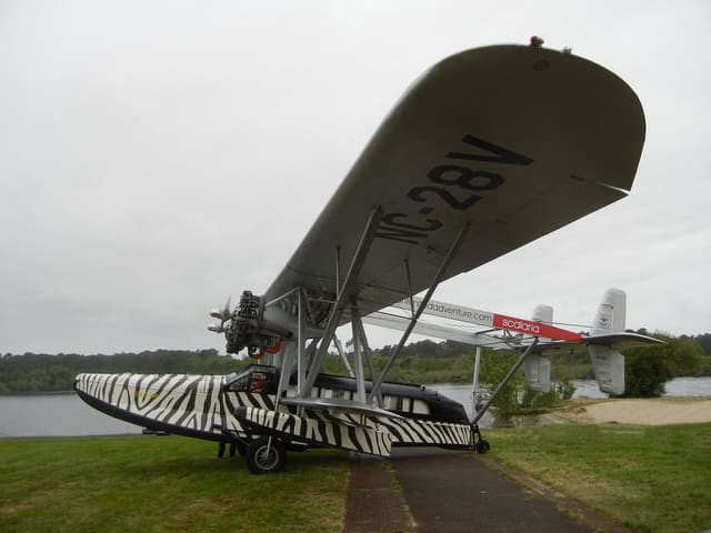 N28V - Twin-engine aircraft