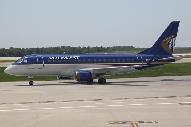N824MD - Embraer