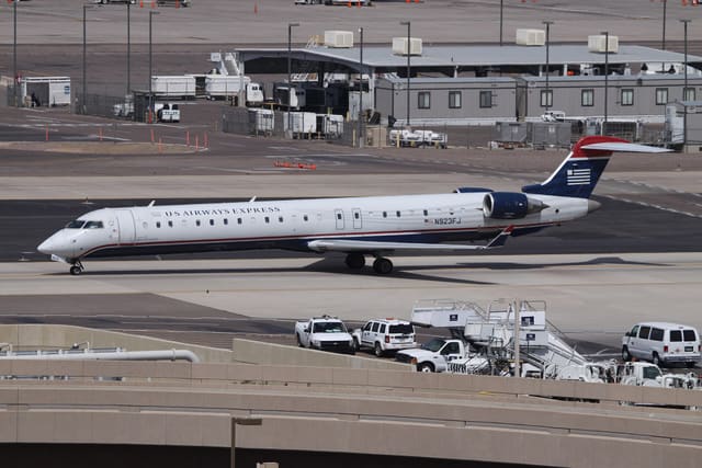 N923FJ - Twin-engine aircraft