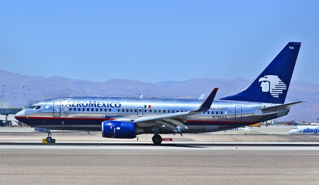 N788XA - Twin-engine aircraft