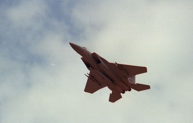  - Twin-engine aircraft