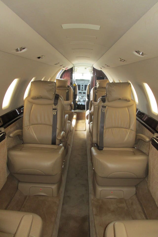 N680AB - Business jet