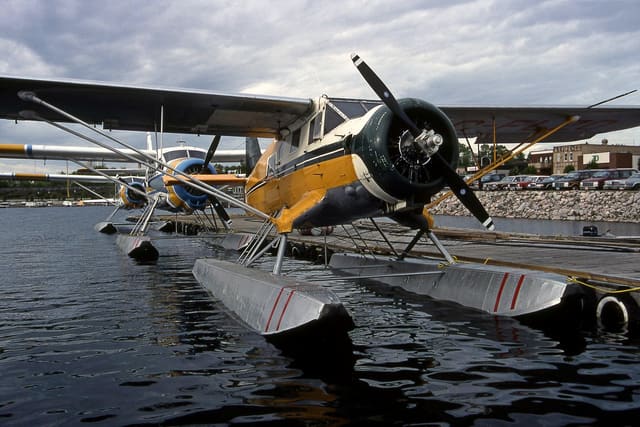 C-FLZO - De Havilland