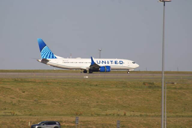 N17336 - Twin-engine aircraft