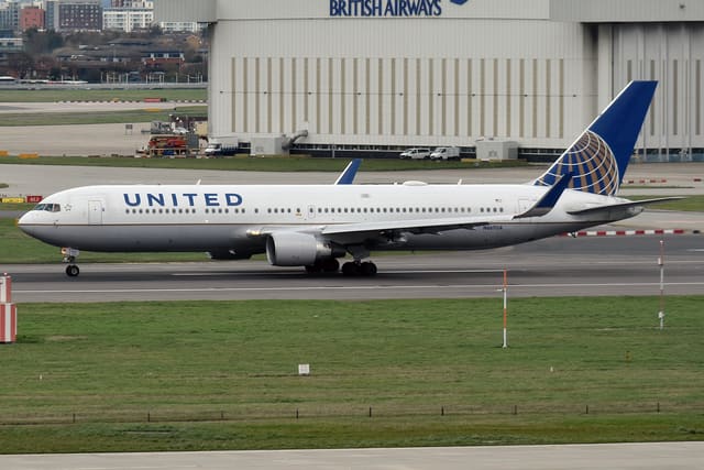 N667UA - Boeing