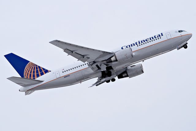 N68155 - Twin-engine aircraft