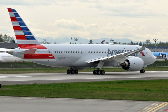 N805AN - Twin-engine aircraft