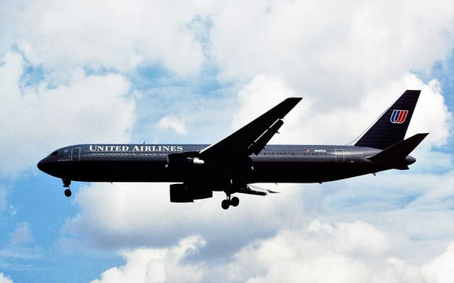 N660UA - Boeing