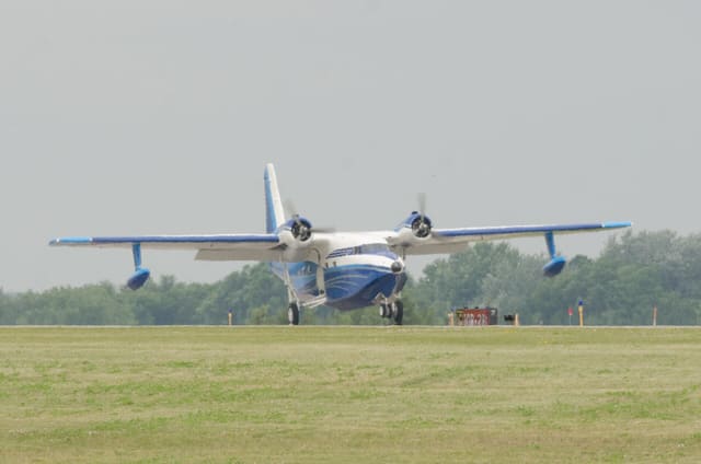 N98TP - Twin-engine aircraft