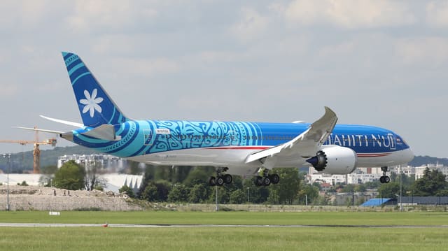 N1015X - Twin-engine aircraft