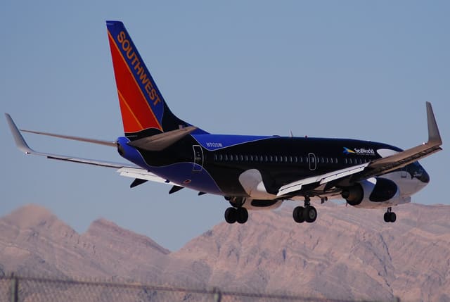 N713SW - Boeing