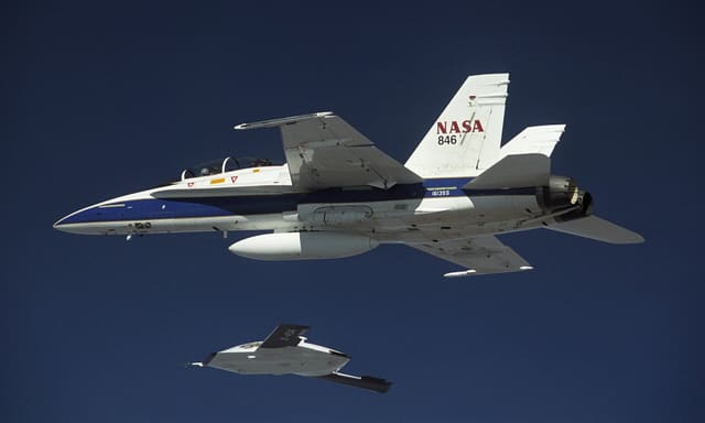 N846NA - Twin-engine aircraft