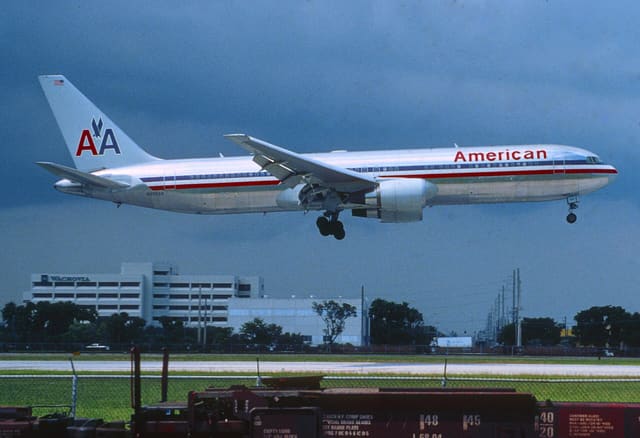 N350AN - Twin-engine aircraft