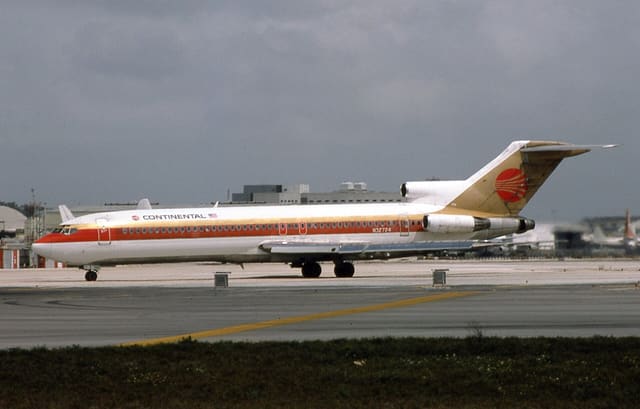 N32724 - Aircraft