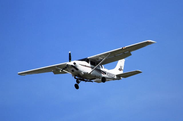 N989DE - Cessna