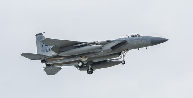 - Twin-engine aircraft