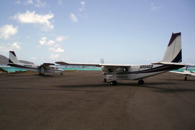 N904GD - Twin-engine aircraft