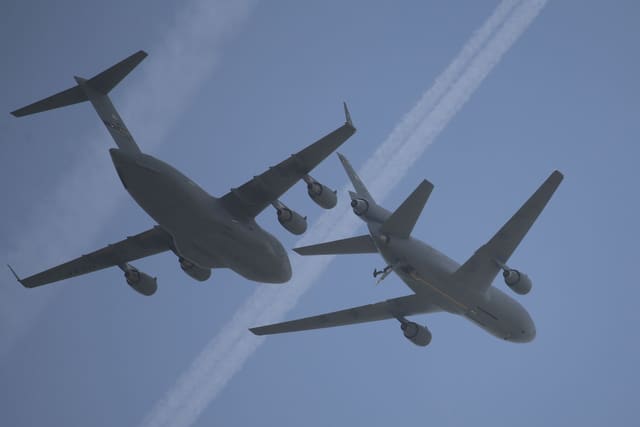  - Twin-engine aircraft