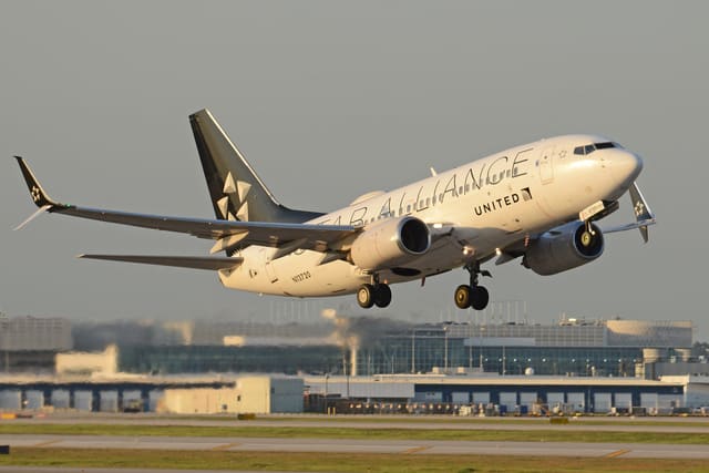 N13720 - Boeing