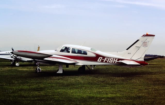 G-FISH - Twin-engine aircraft
