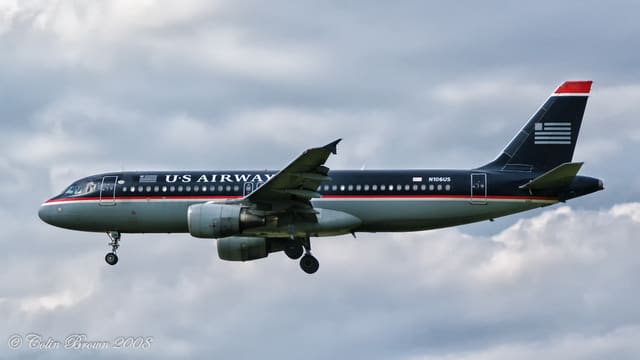 N106US - Twin-engine aircraft